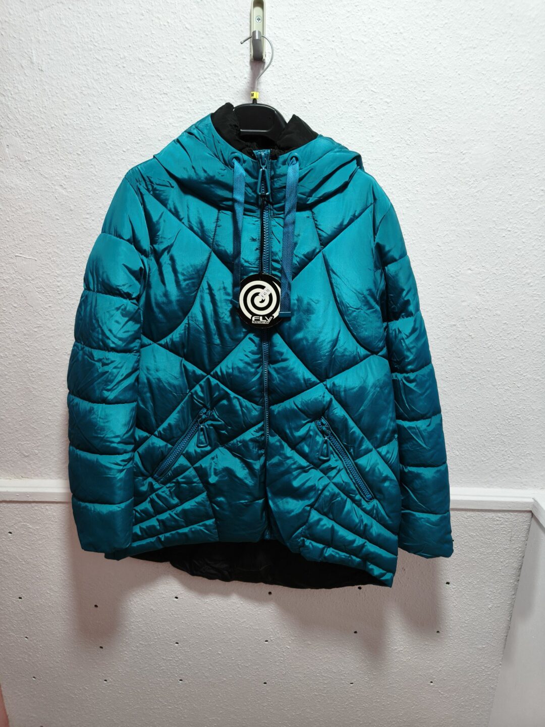 ABRIGO ASIMETRICO ACOLCHADO