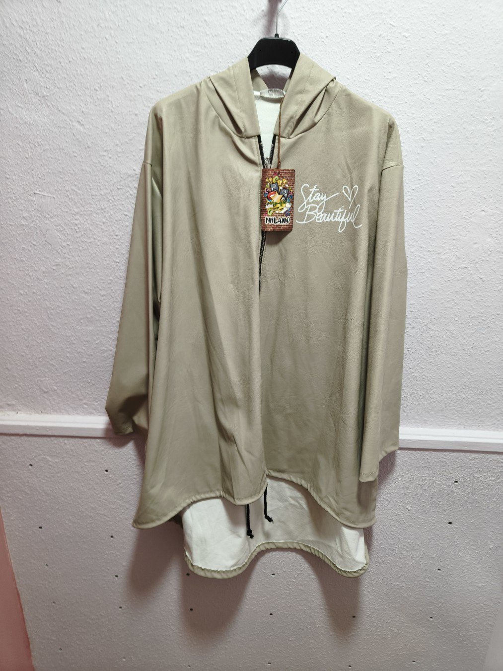 Chaqueta polipiel asimetrica