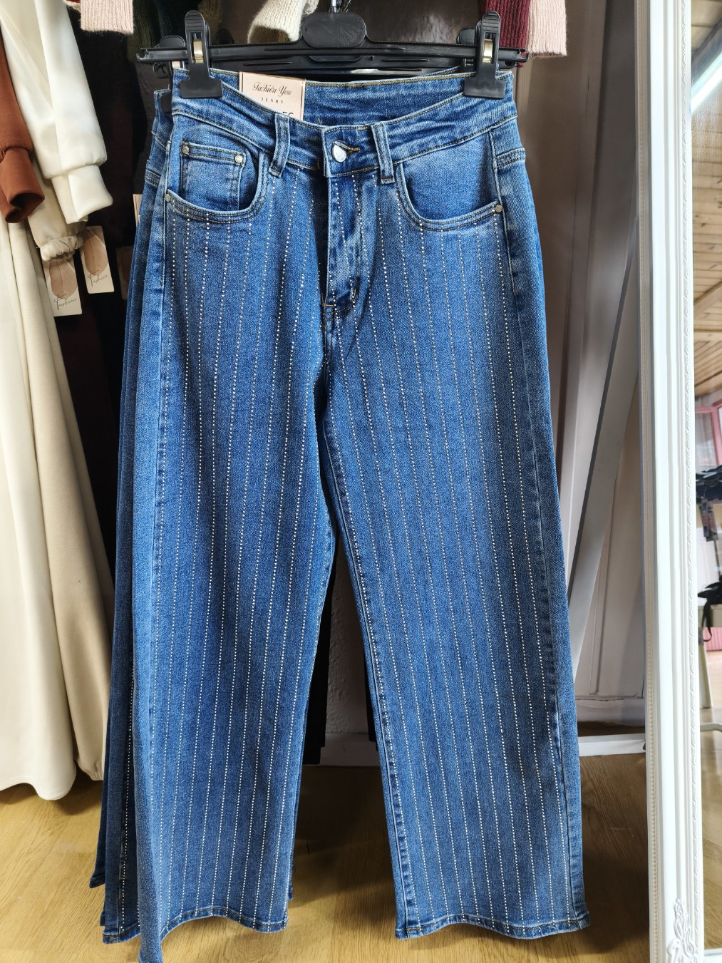 Pantalón vaquero strass