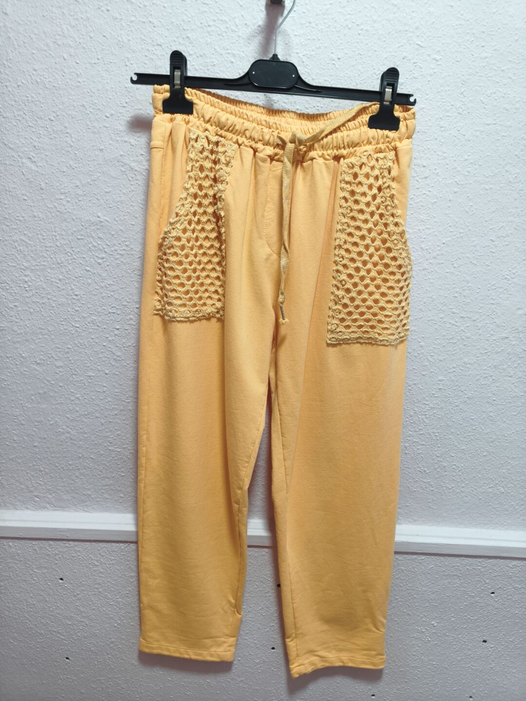 Pantalon chandal bolsillo ganchillo