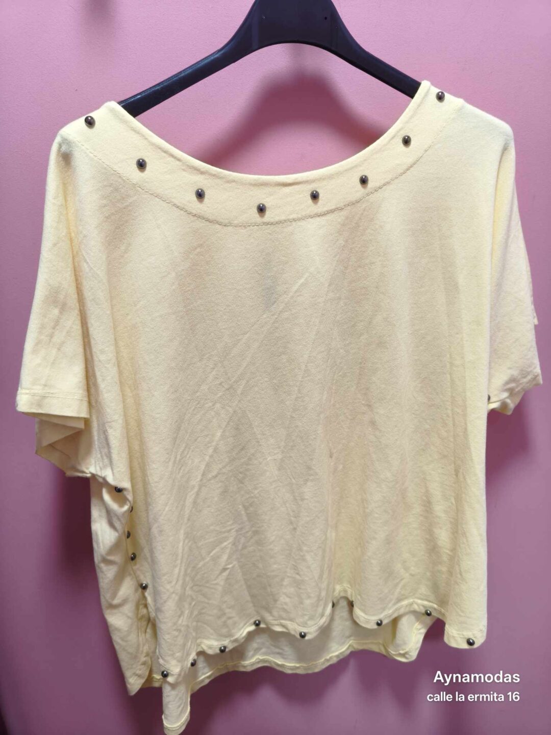 camiseta algodon tachuelas